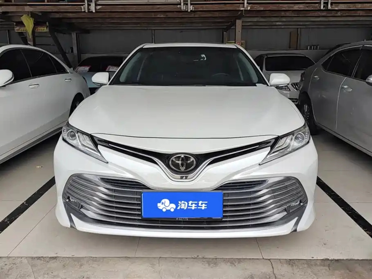 TOYOTA CAMRY