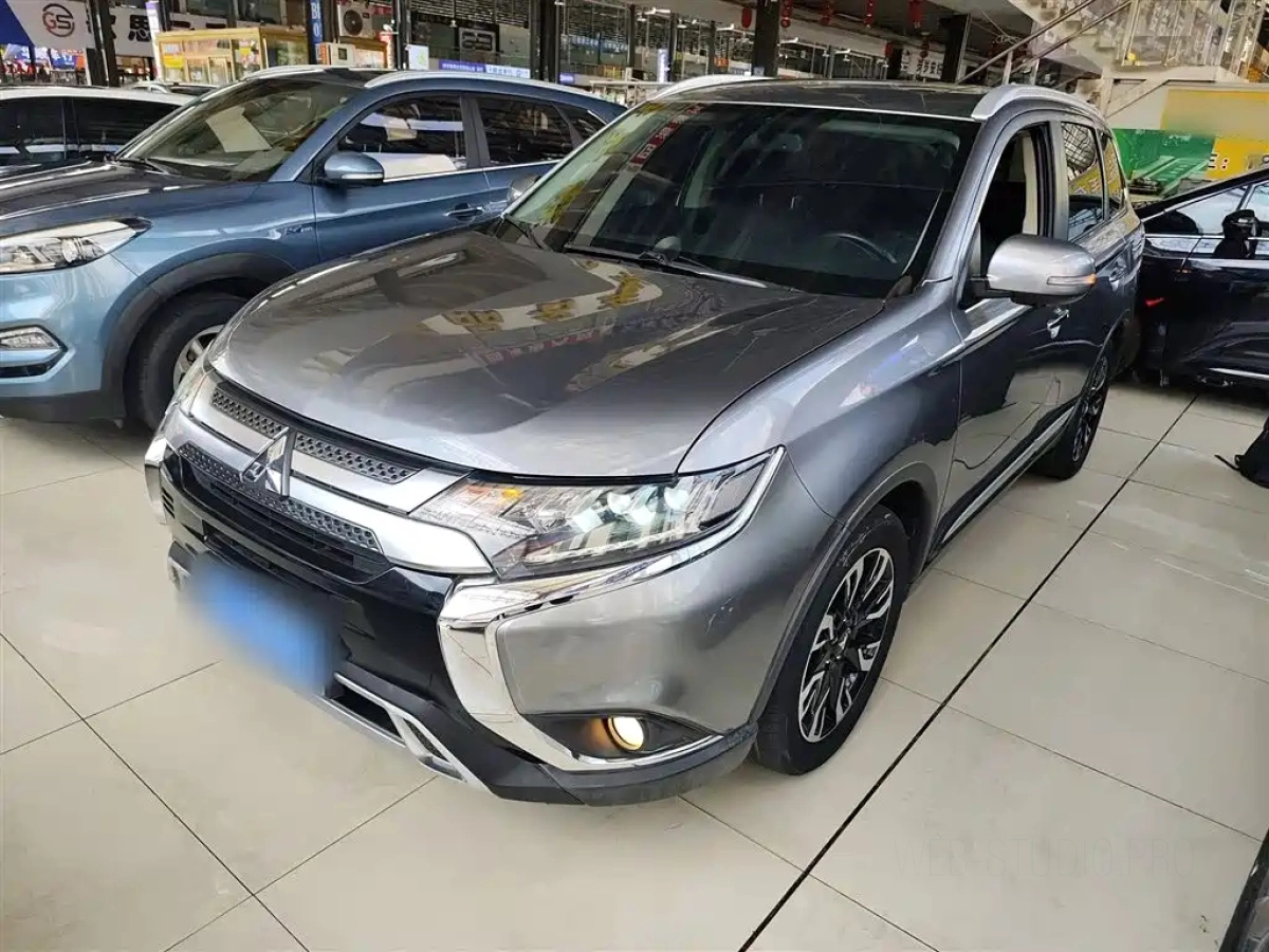 MITSUBISHI OUTLANDER  2019