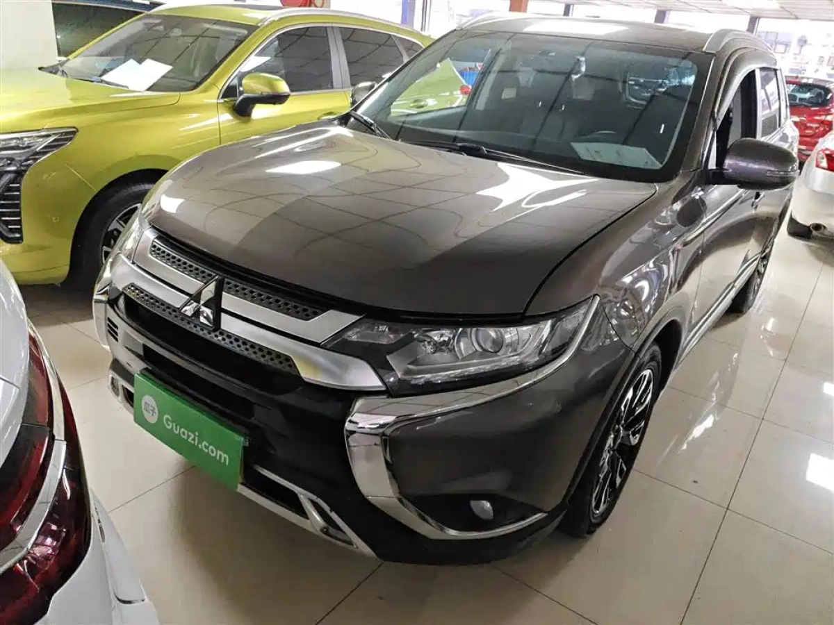 MITSUBISHI OUTLANDER