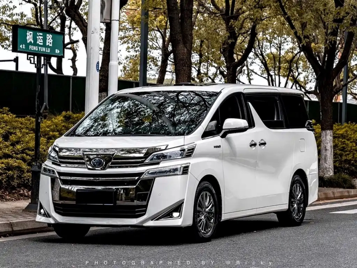 TOYOTA VELLFIRE