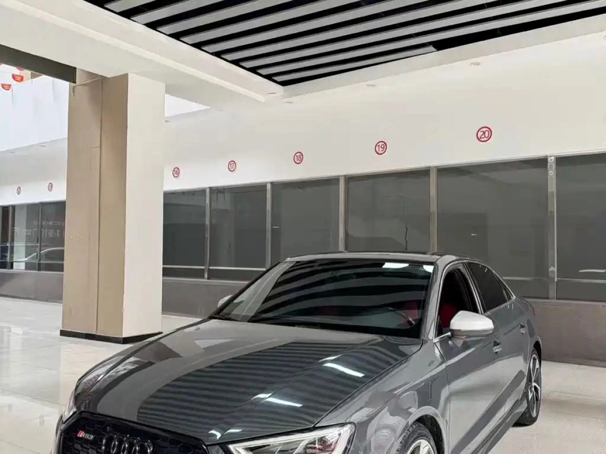 AUDI S3  2019
