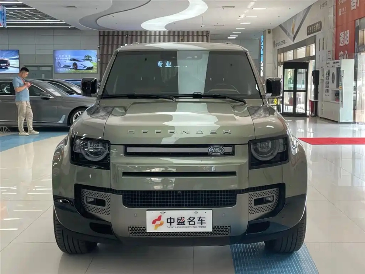 LAND ROVER DEFENDER