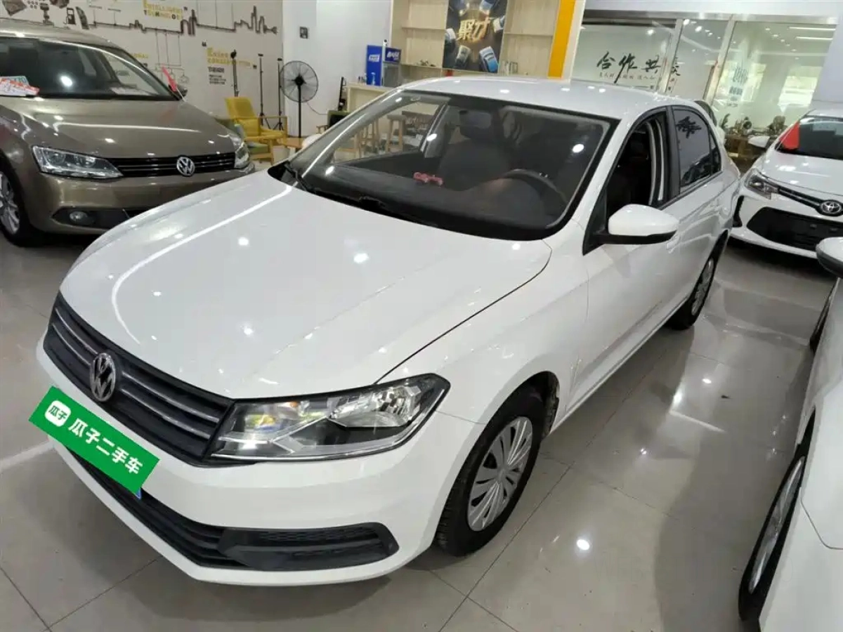 VOLKSWAGEN SANTANA  2021