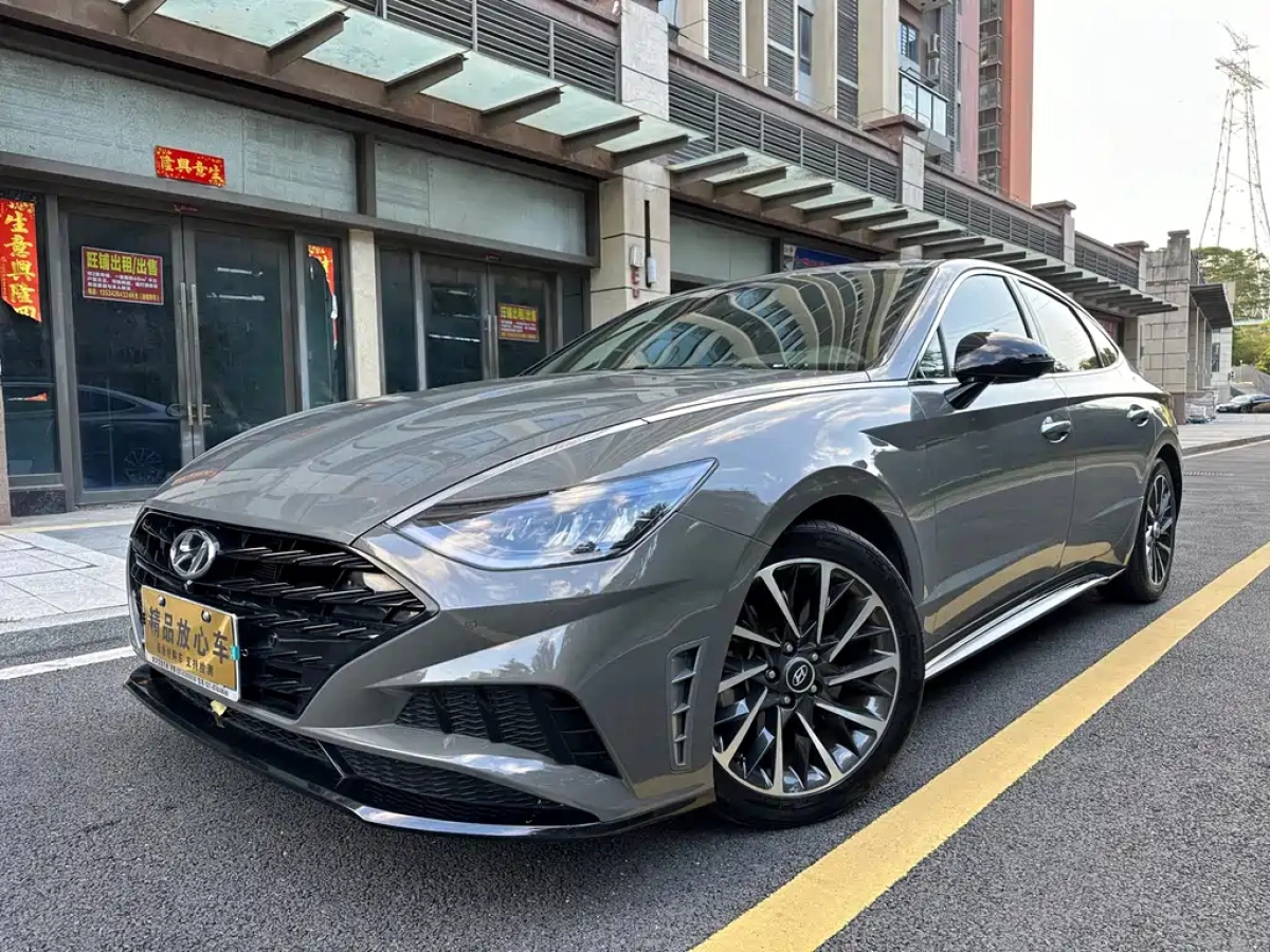 HYUNDAI SONATA