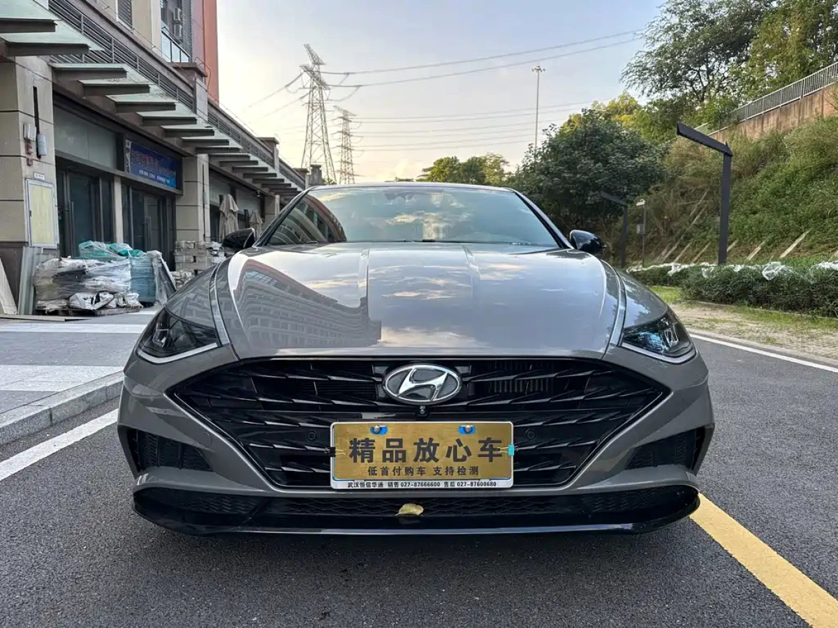 HYUNDAI SONATA