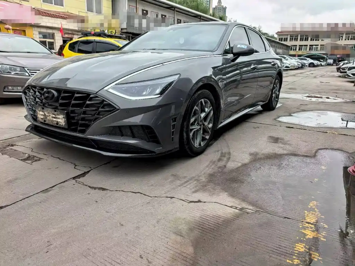 HYUNDAI SONATA