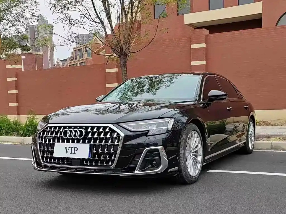 AUDI A8  2022