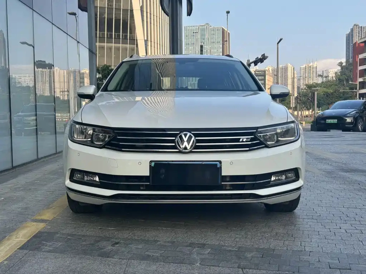VOLKSWAGEN PASSAT VARIANT