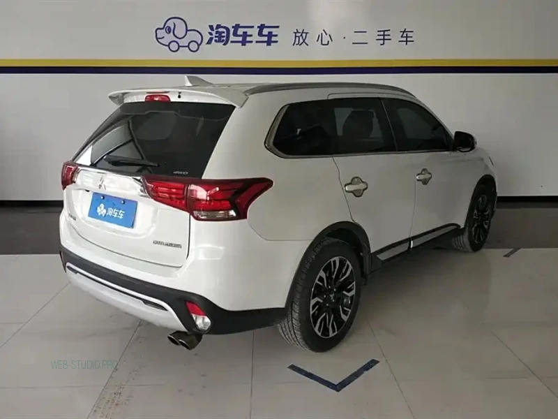 MITSUBISHI OUTLANDER