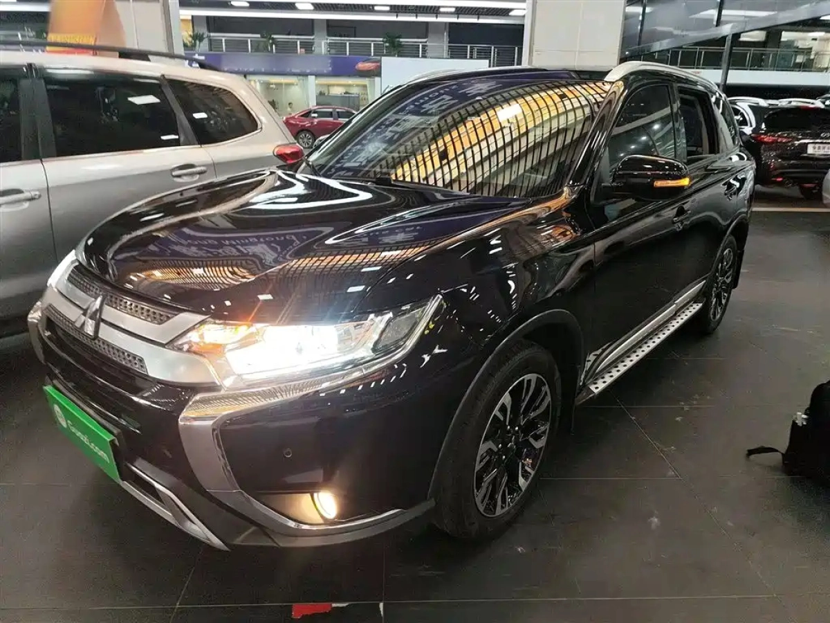 MITSUBISHI OUTLANDER  2019