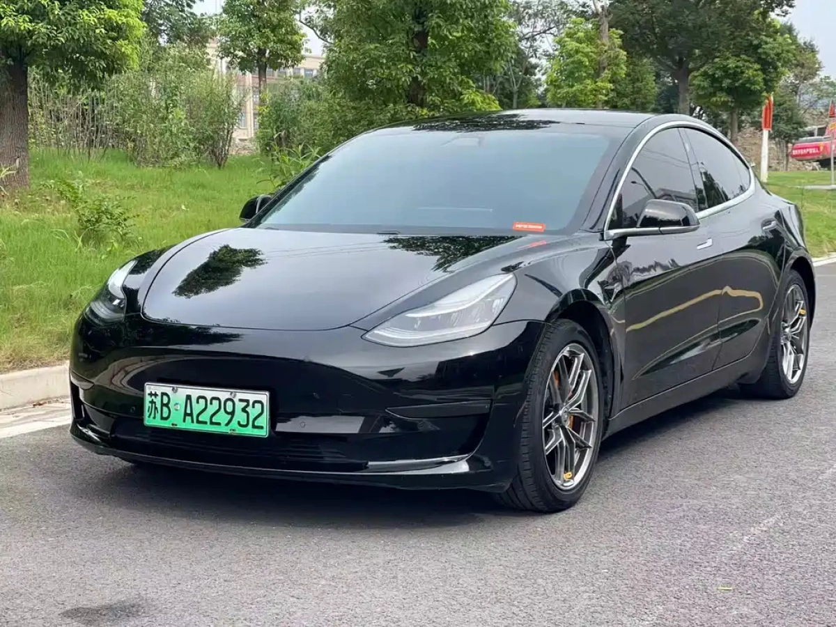 TESLA MODEL 3
