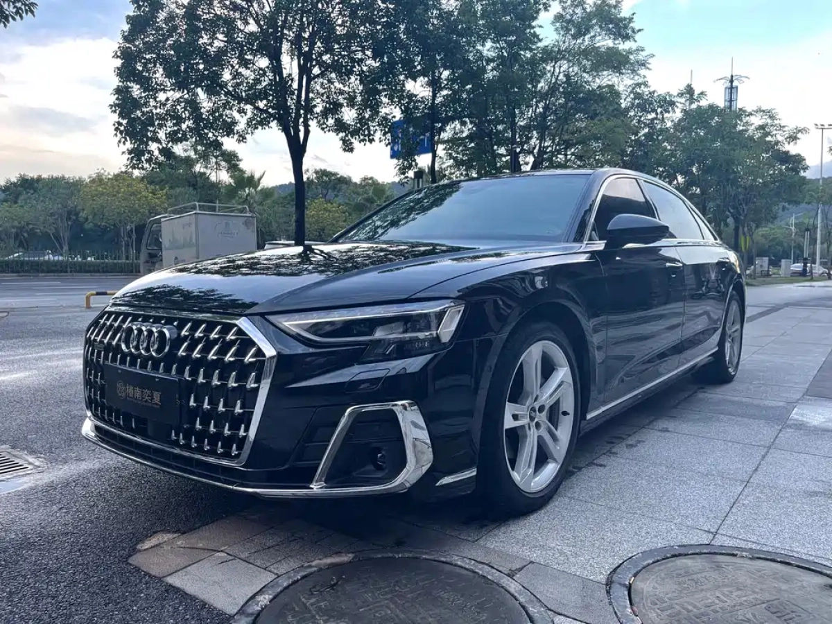 AUDI A8  2023