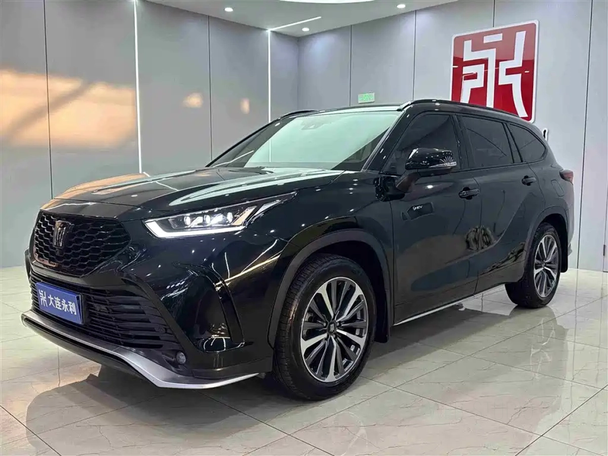 TOYOTA CROWN LUFANG  2024