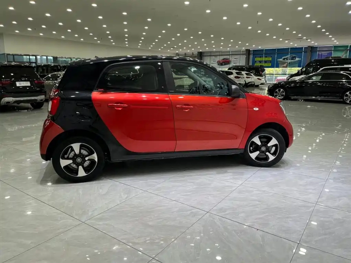 SMART FORFOUR