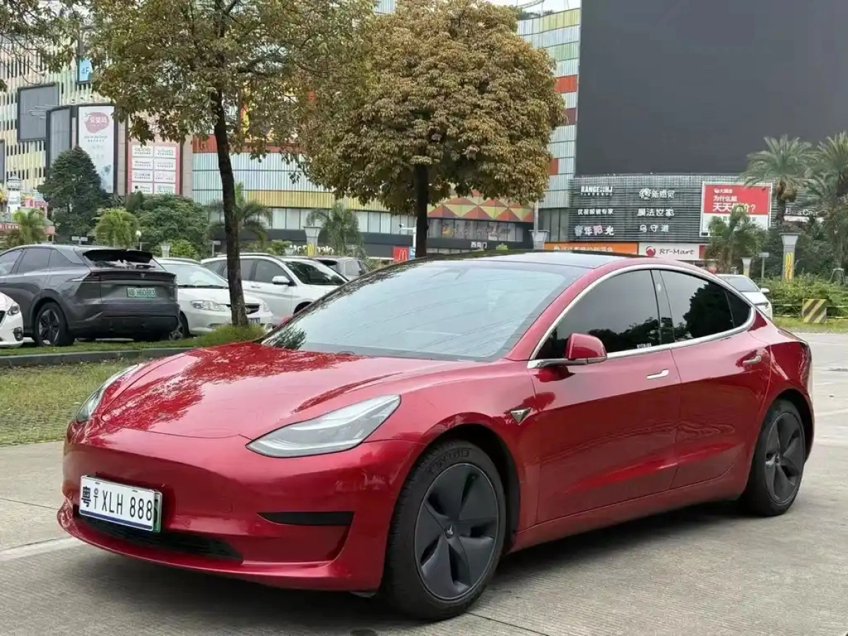 TESLA MODEL 3