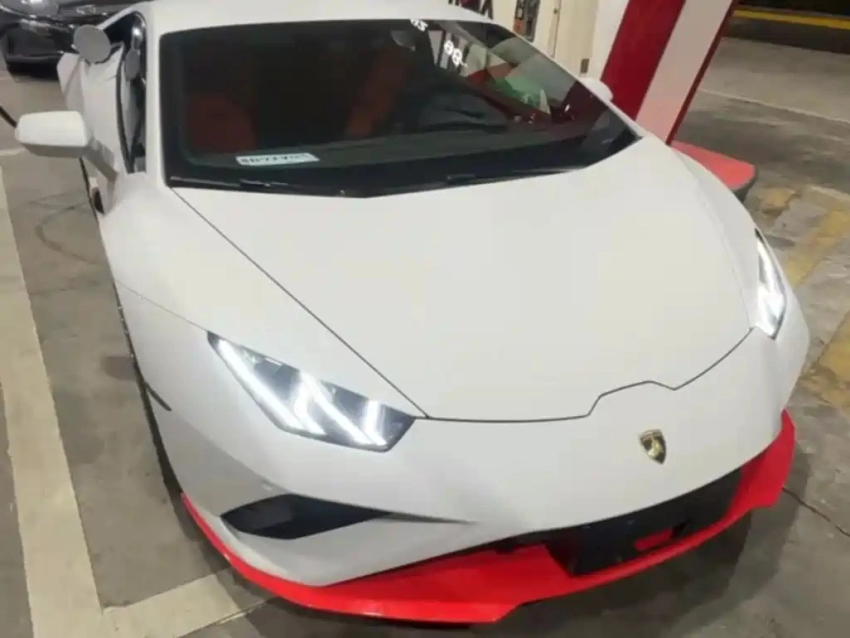 LAMBORGHINI HURACAN  2020