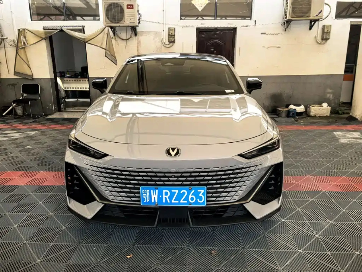 CHANGAN UNI-V