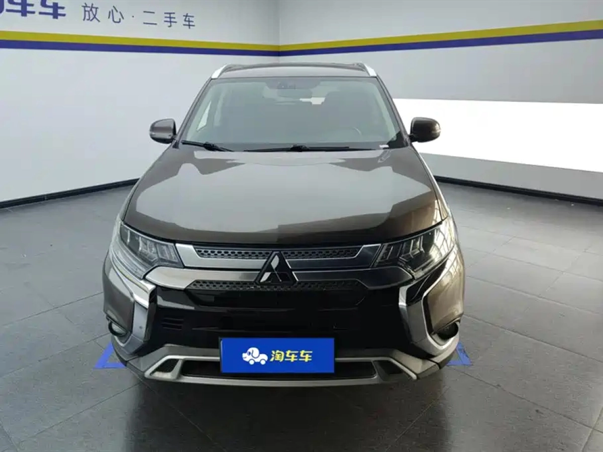 MITSUBISHI OUTLANDER
