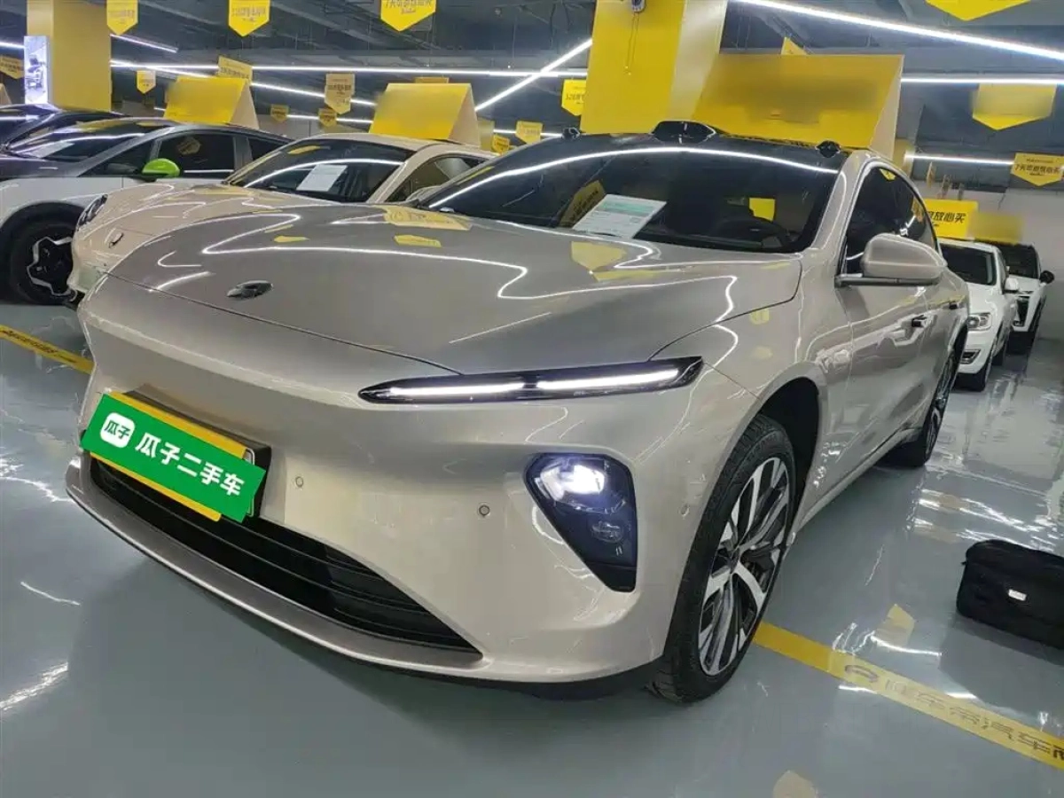 NIO ET7  2024