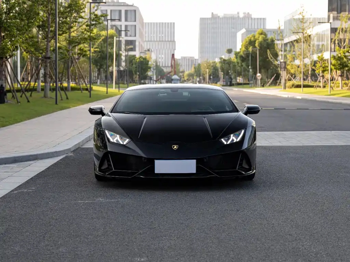LAMBORGHINI HURACAN