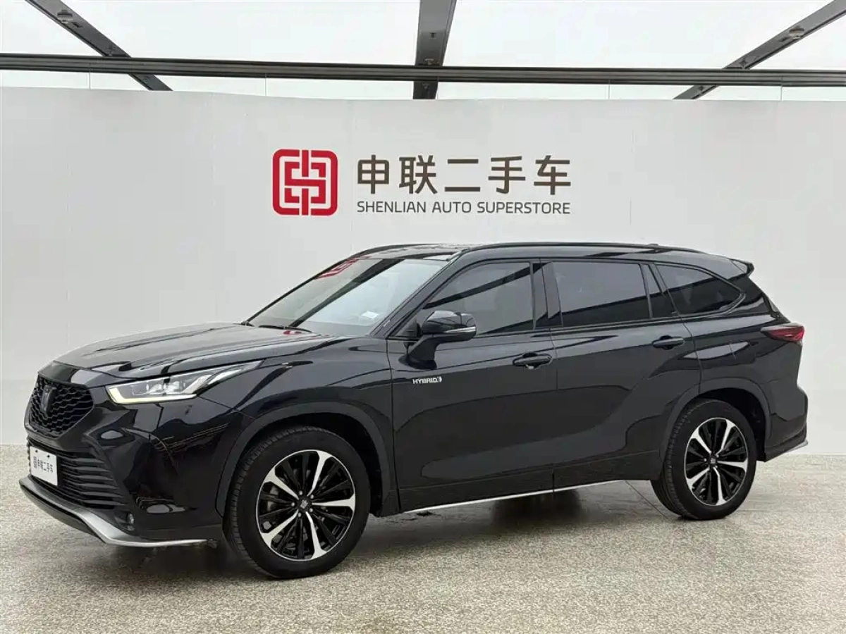 TOYOTA CROWN LUFANG  2024