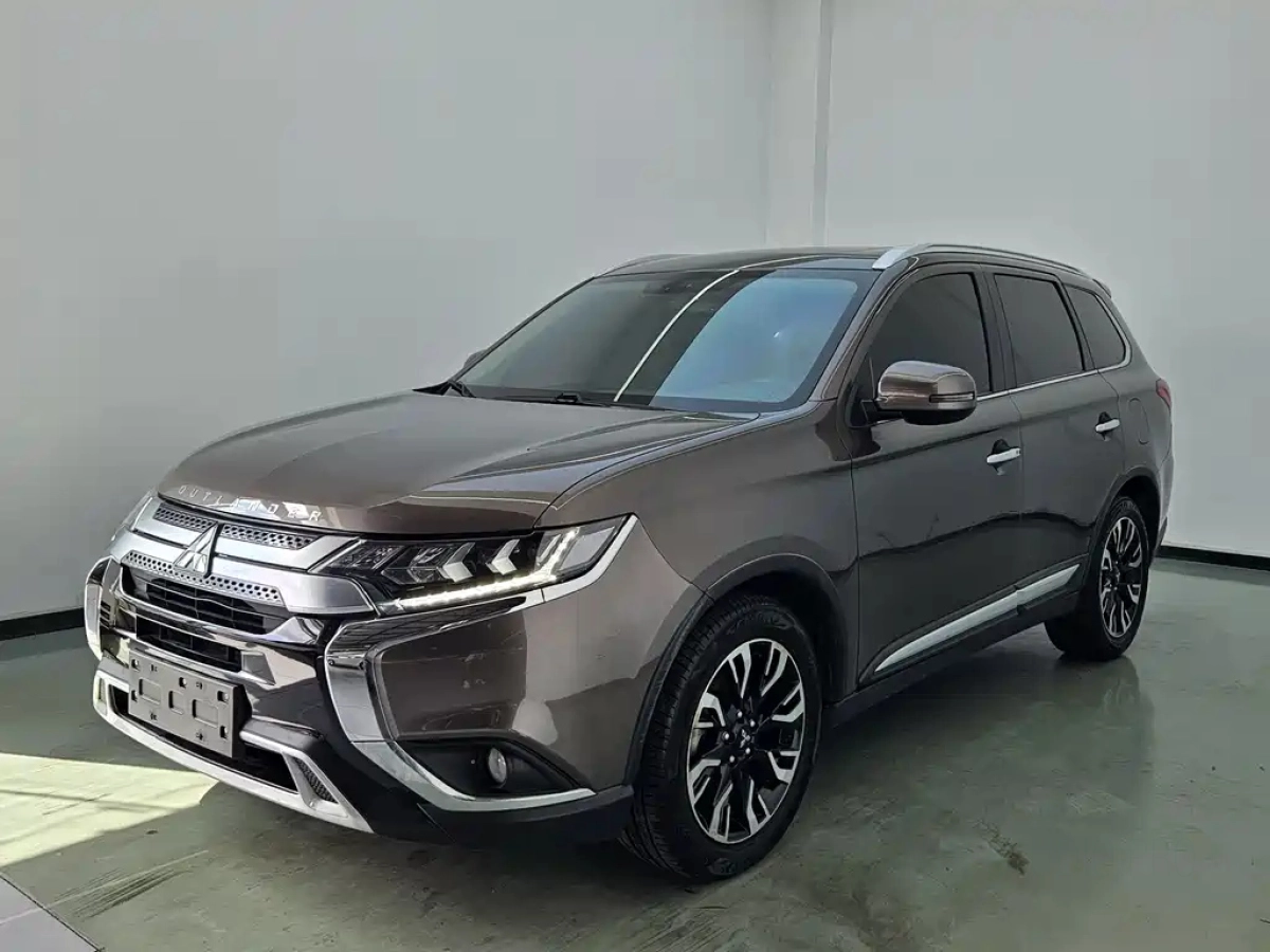 MITSUBISHI OUTLANDER  2019