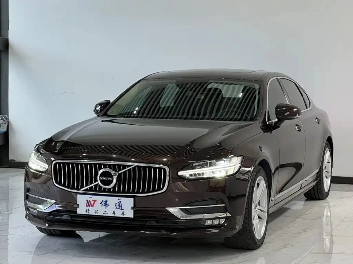 VOLVO S90