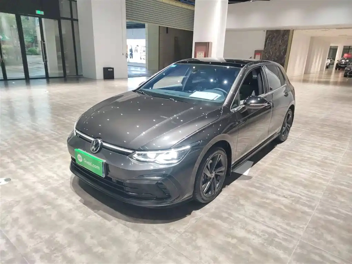 VOLKSWAGEN GOLF