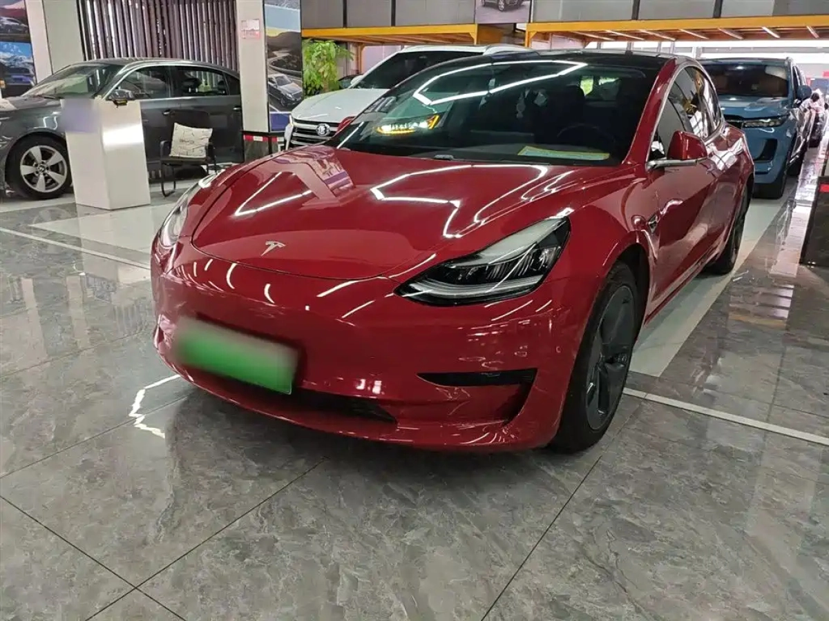 TESLA MODEL 3