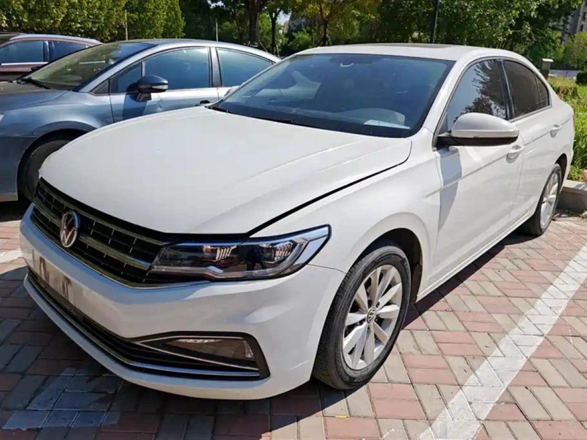 VOLKSWAGEN BORA  2022