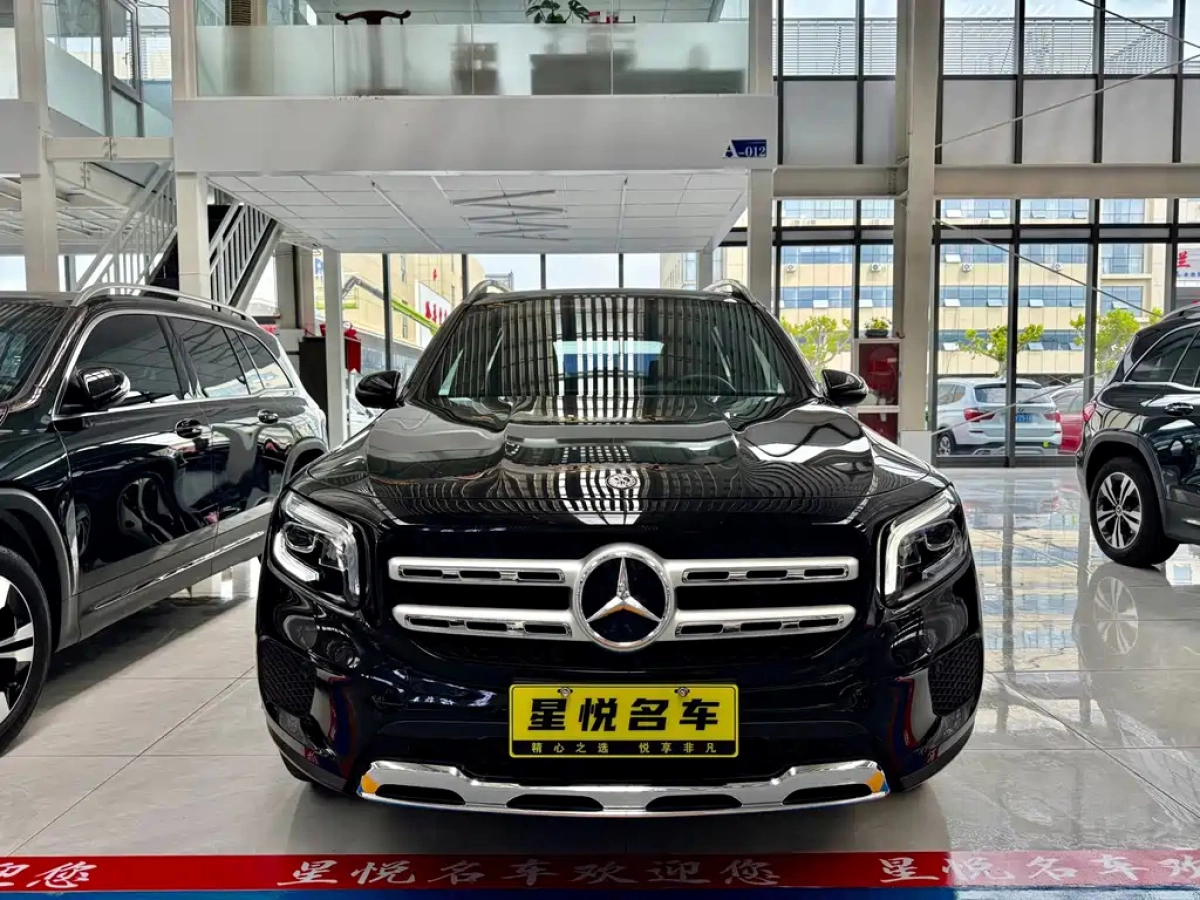 MERCEDES BENZ GLB