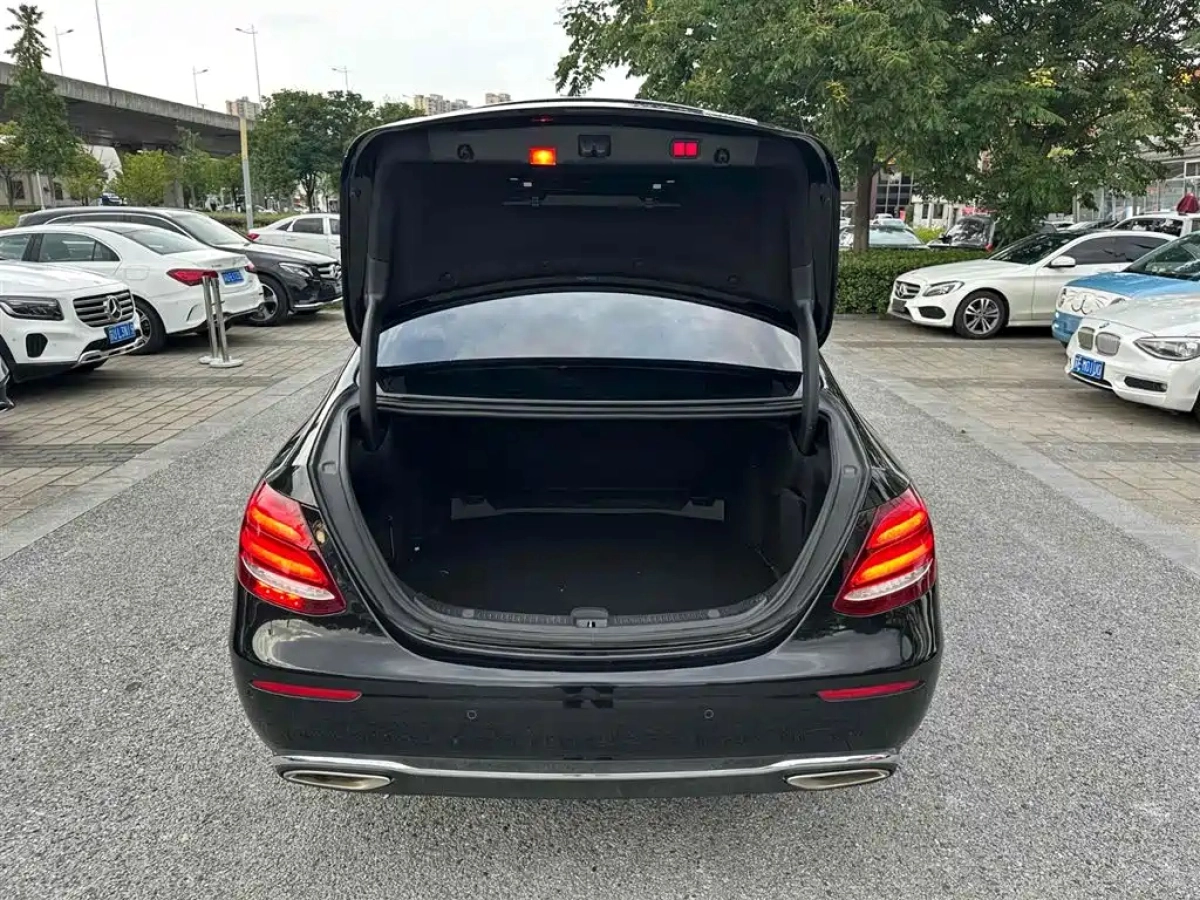 MERCEDES BENZ E-CLASS