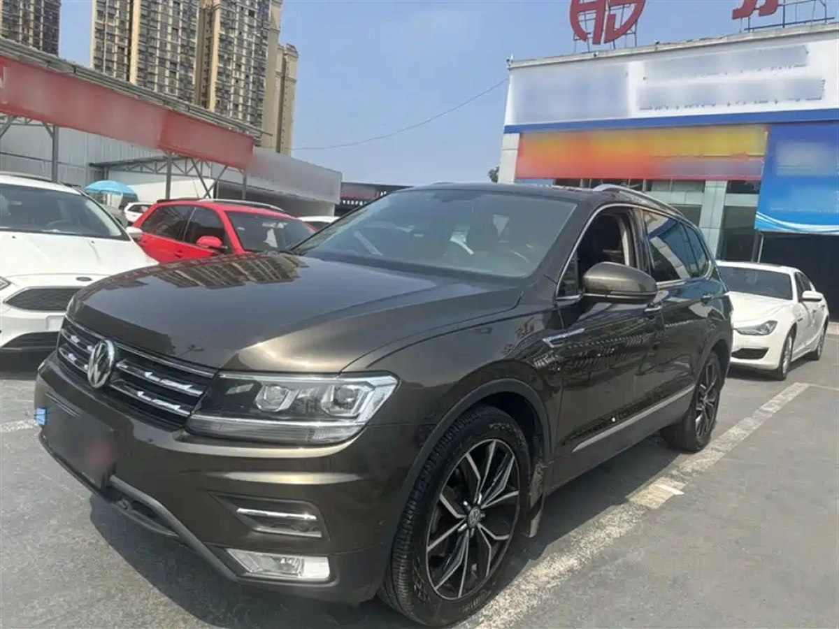 VOLKSWAGEN TIGUAN L