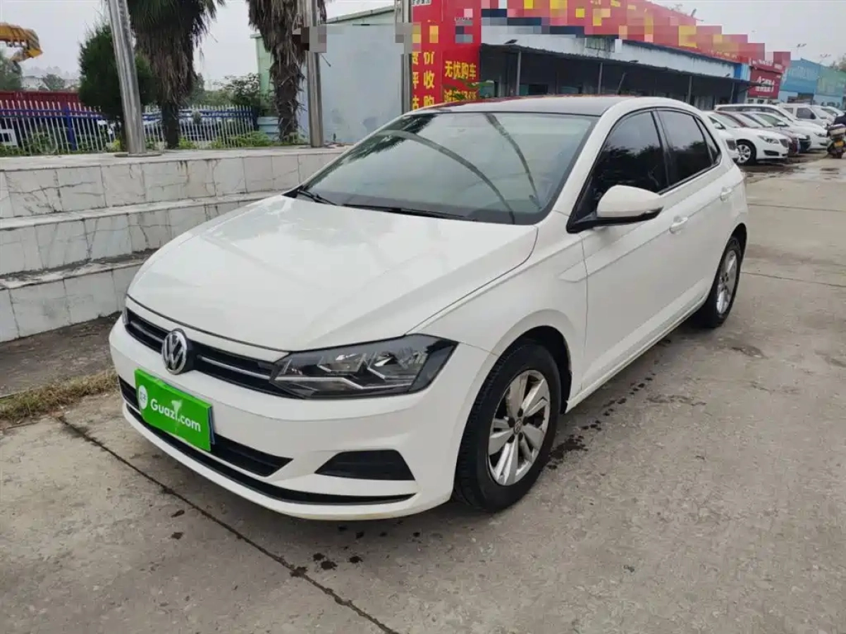 VOLKSWAGEN POLO