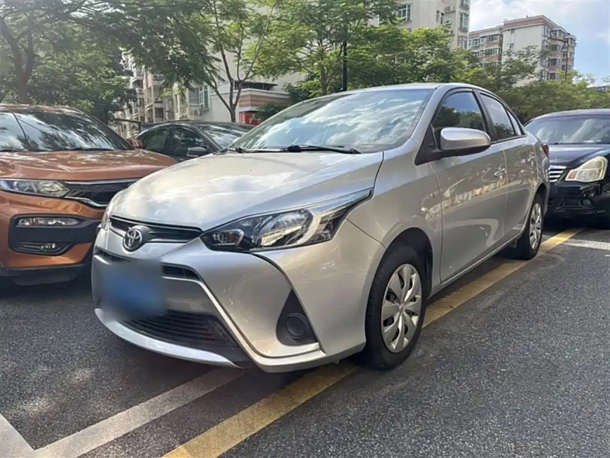 TOYOTA YARIS L INDULGENCE  2019