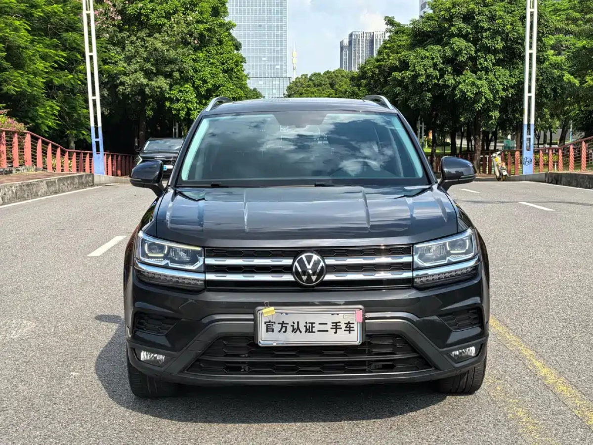 VOLKSWAGEN THARU