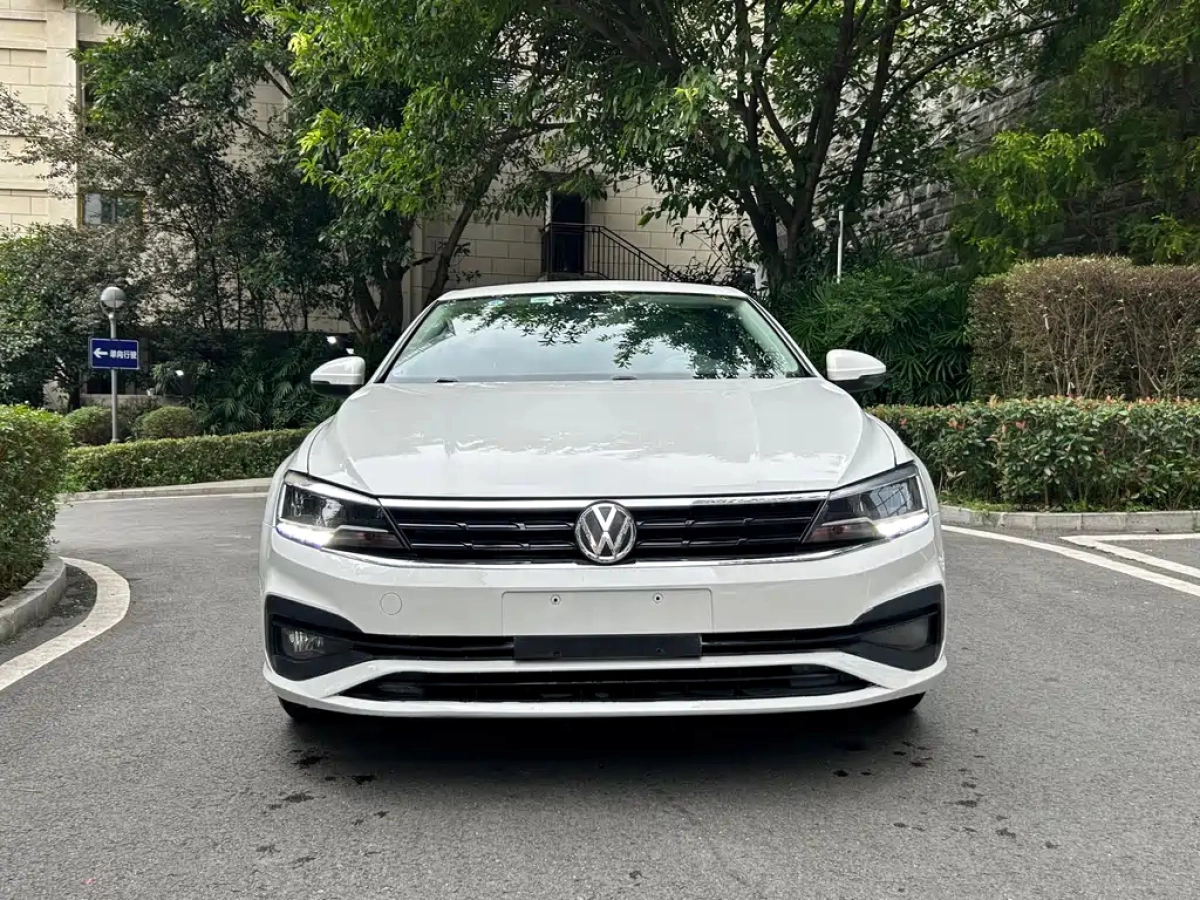 VOLKSWAGEN LAMANDO