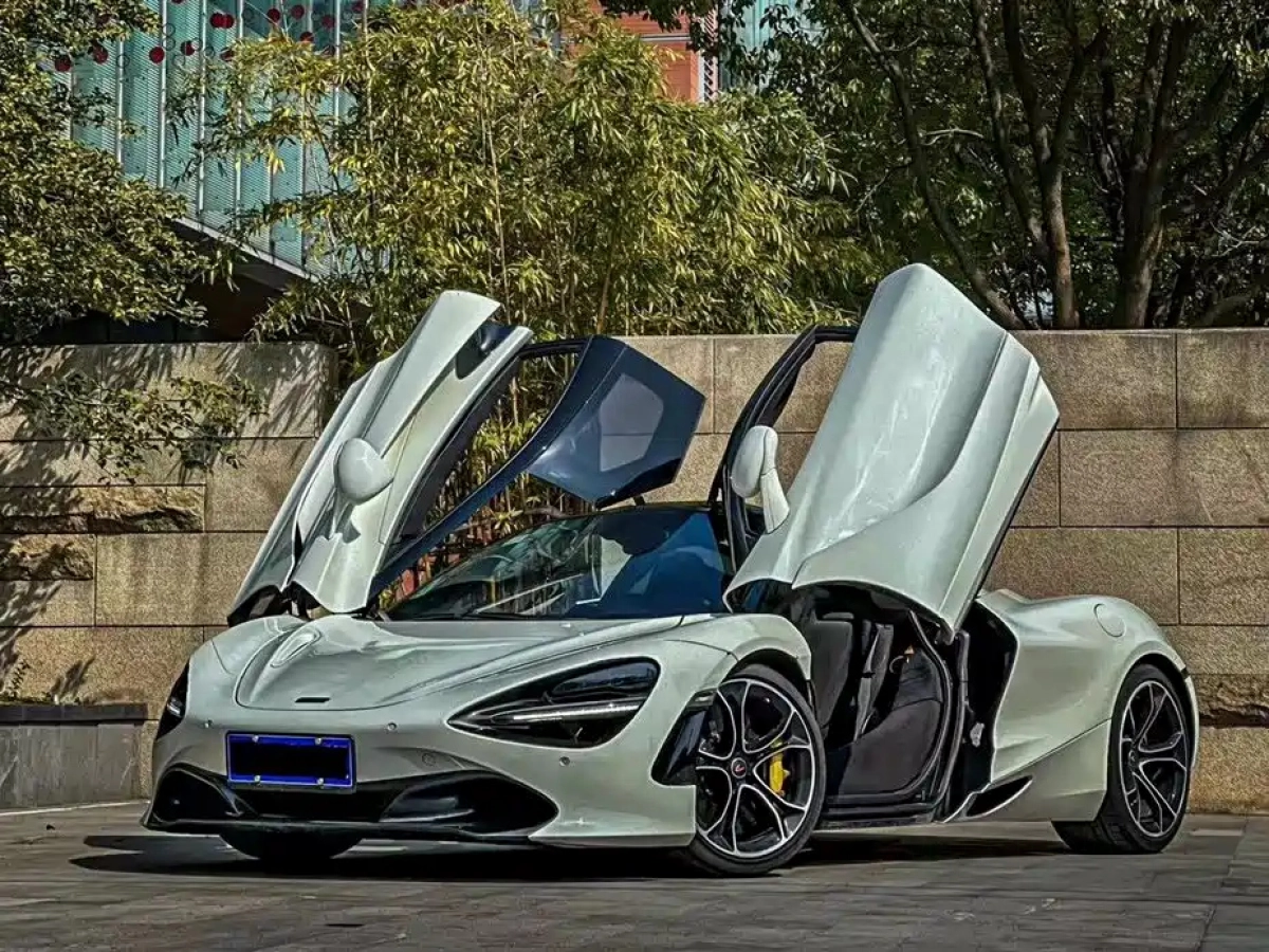 MCLAREN 720S