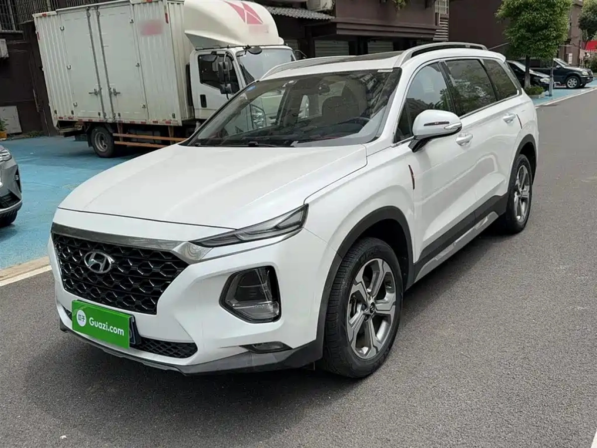 HYUNDAI SANTAFE  2019