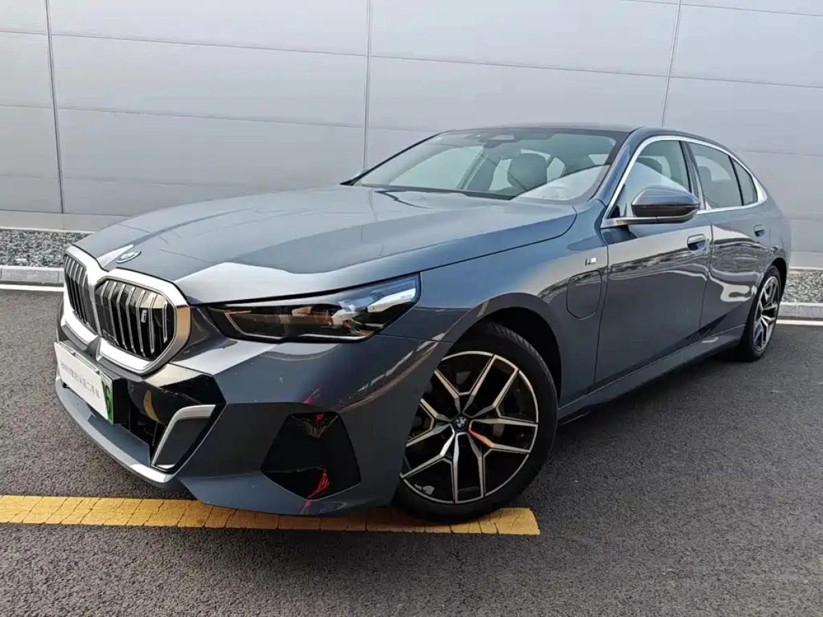 BMW I5