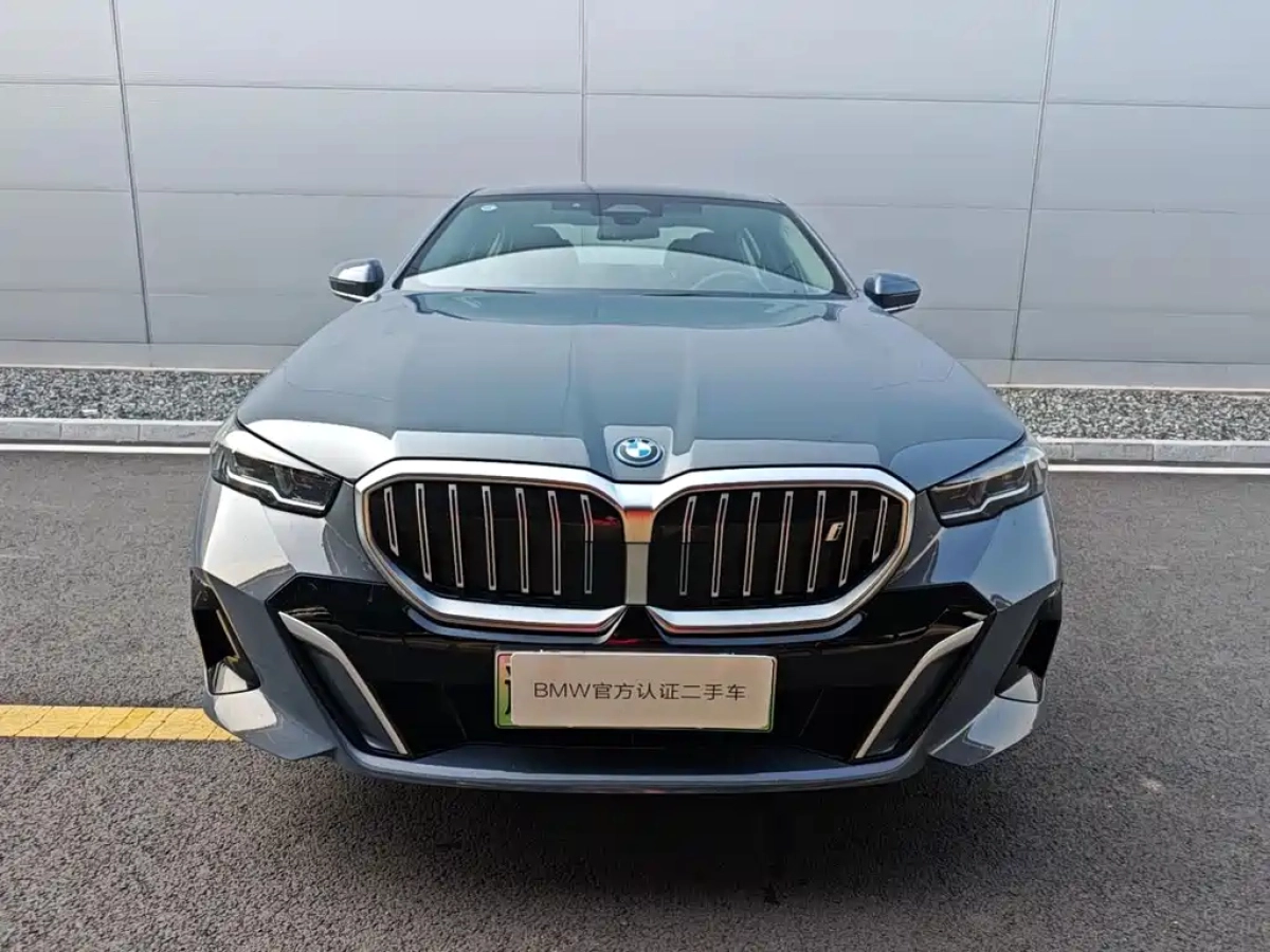 BMW I5