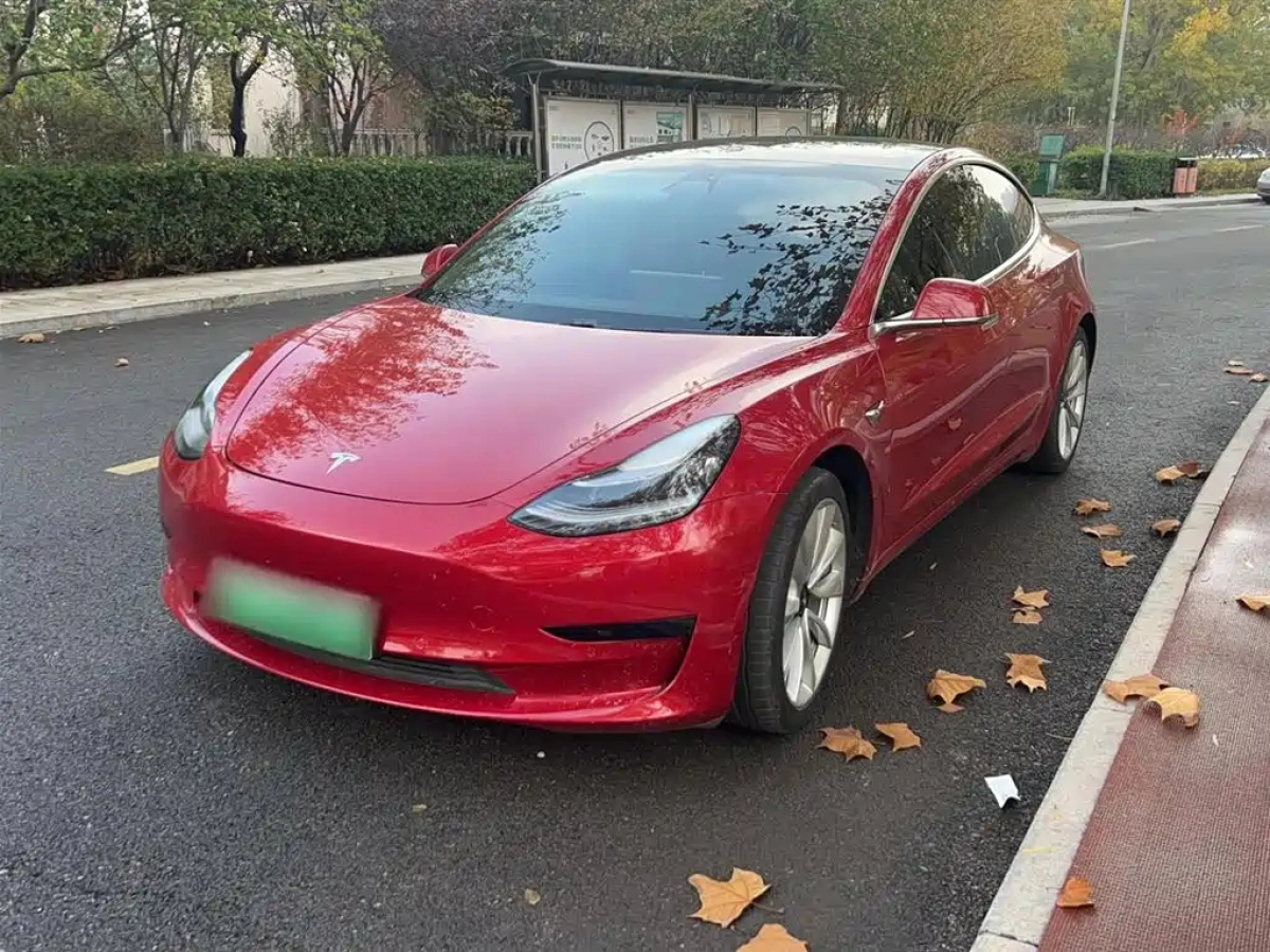 TESLA MODEL 3