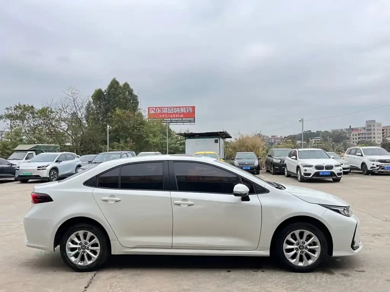 TOYOTA COROLLA