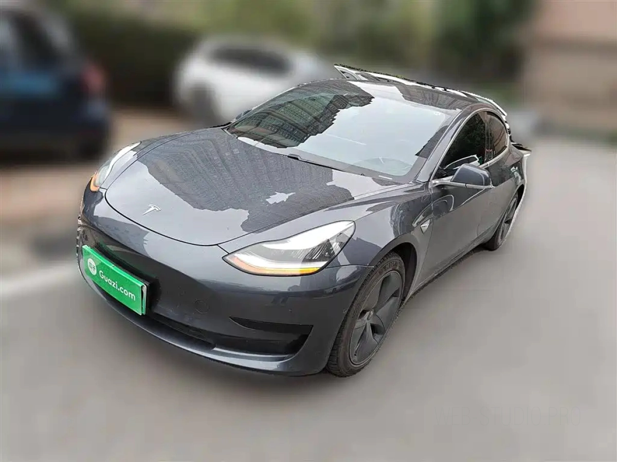 TESLA MODEL 3