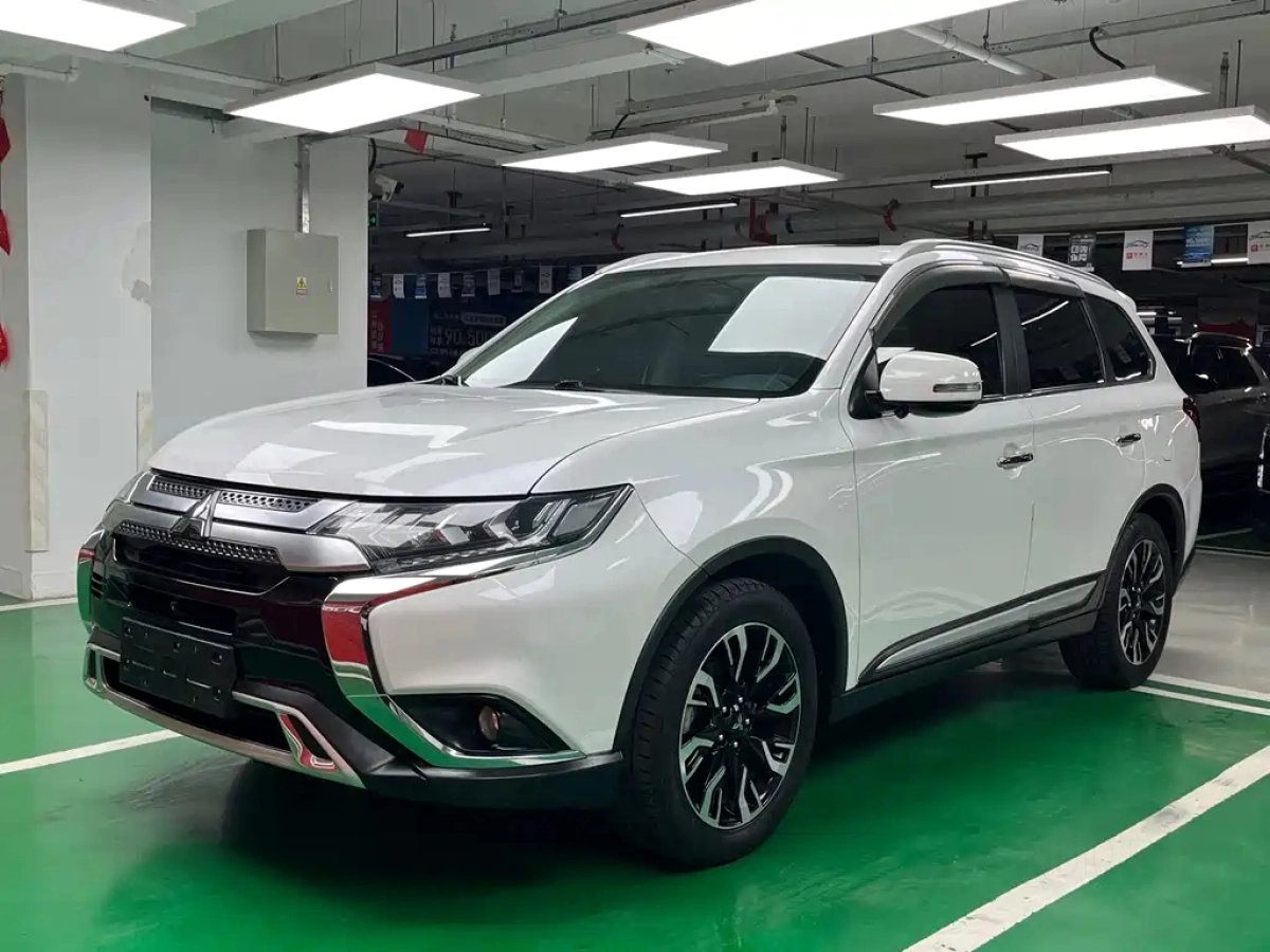 MITSUBISHI OUTLANDER