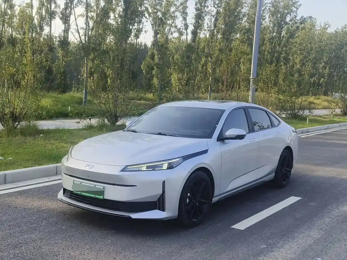 CHANGAN QIYUAN A05  2024