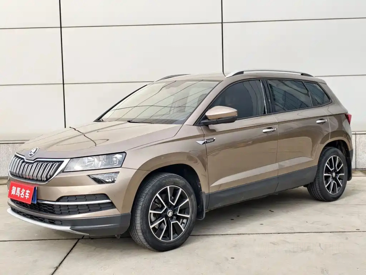 SKODA KAROQ  2021