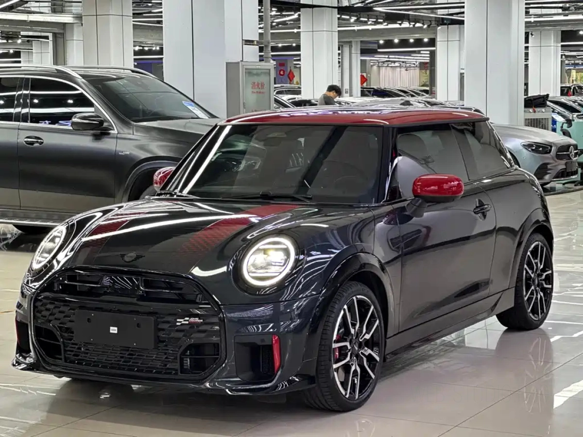 MINI JCW  2025