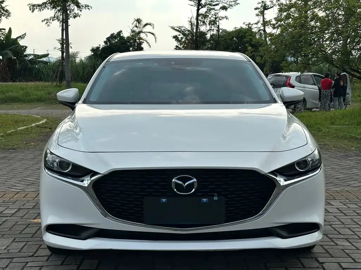 MAZDA 3 AXELA