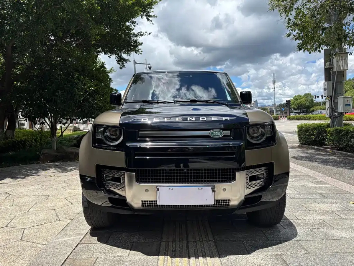 LAND ROVER DEFENDER